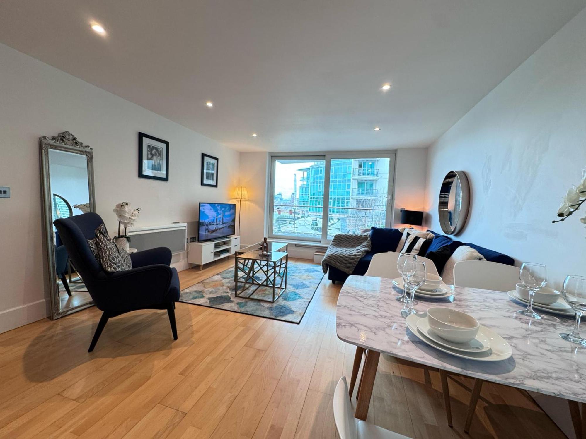 River View Eye Vauxhall 2 Bedroom Londra